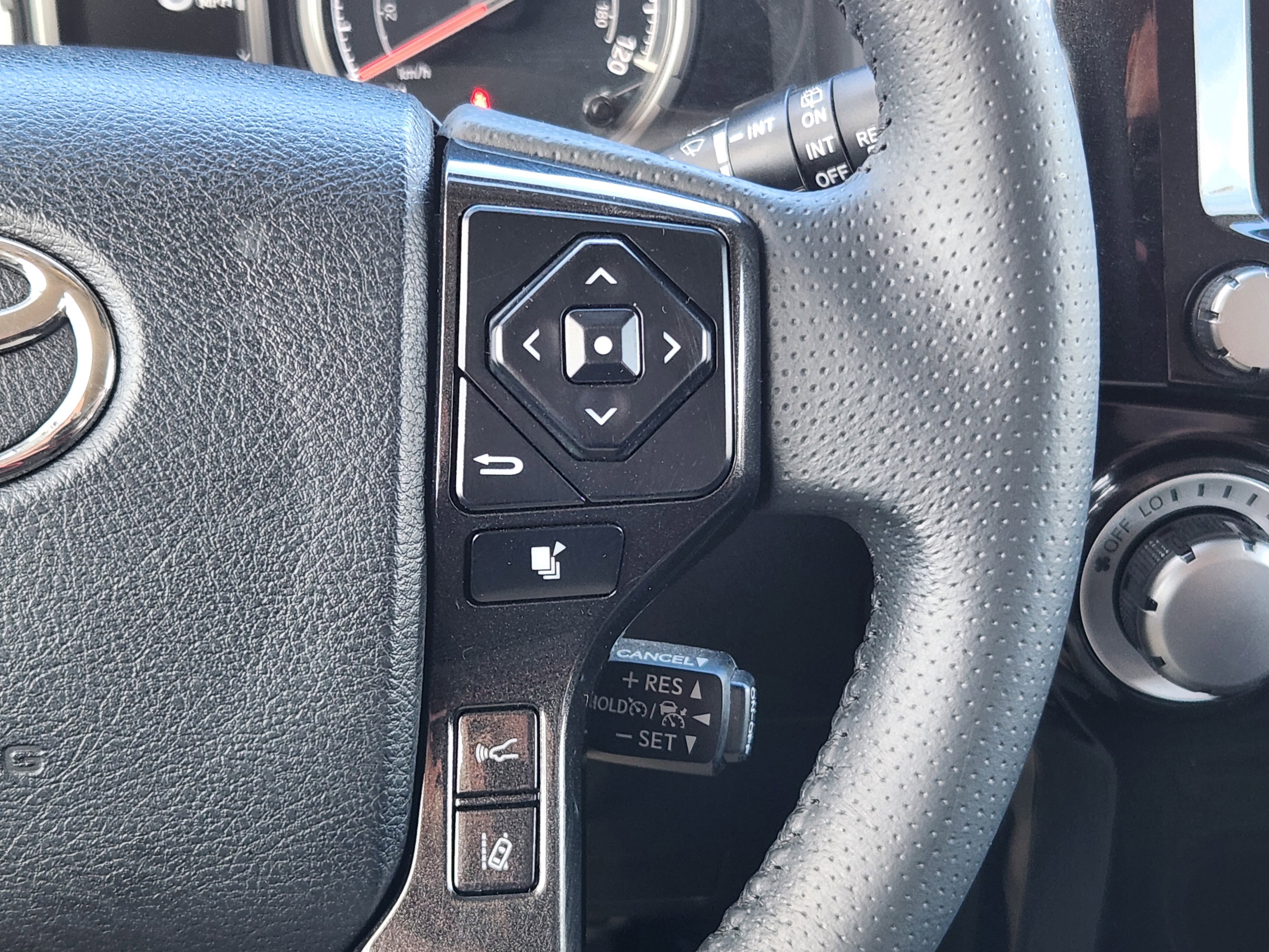 Used 2022 Toyota 4Runner TRD Off-Road image 26