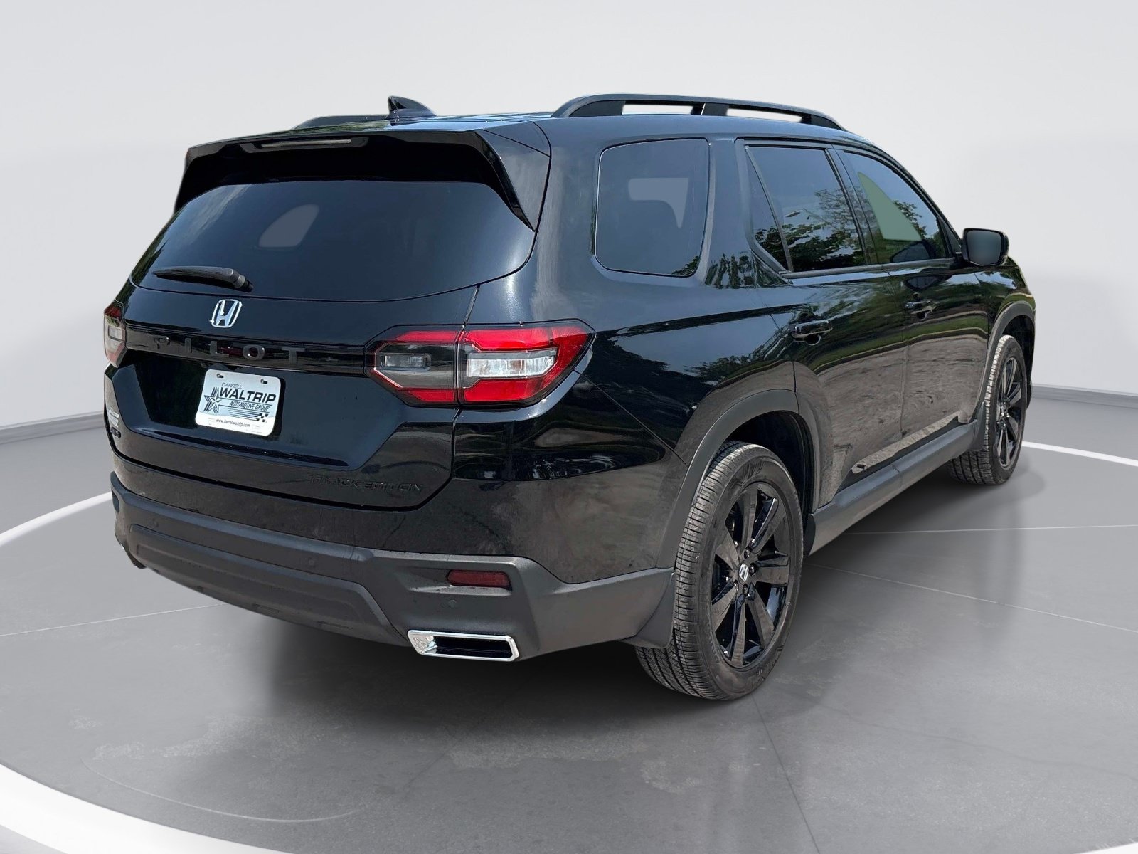 Used 2025 Honda Pilot Black Edition image 8
