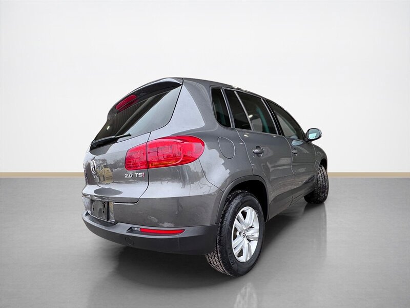 Used 2013 Volkswagen Tiguan S image 4
