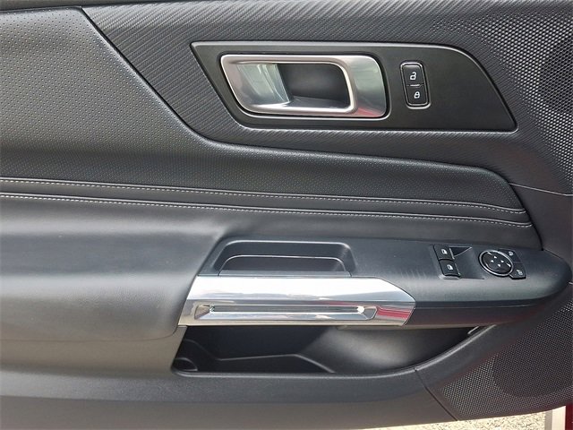 Used 2025 Ford Mustang Premium image 11