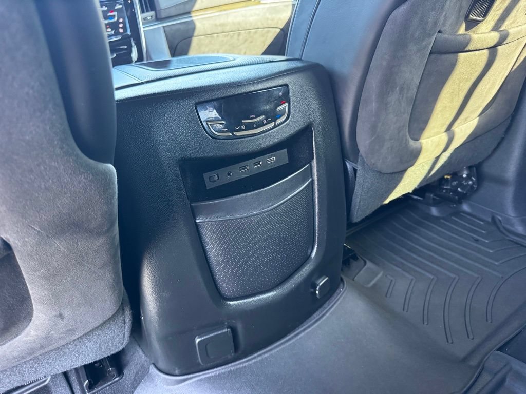 Used 2017 Cadillac Escalade Platinum AWD/4WD image 37