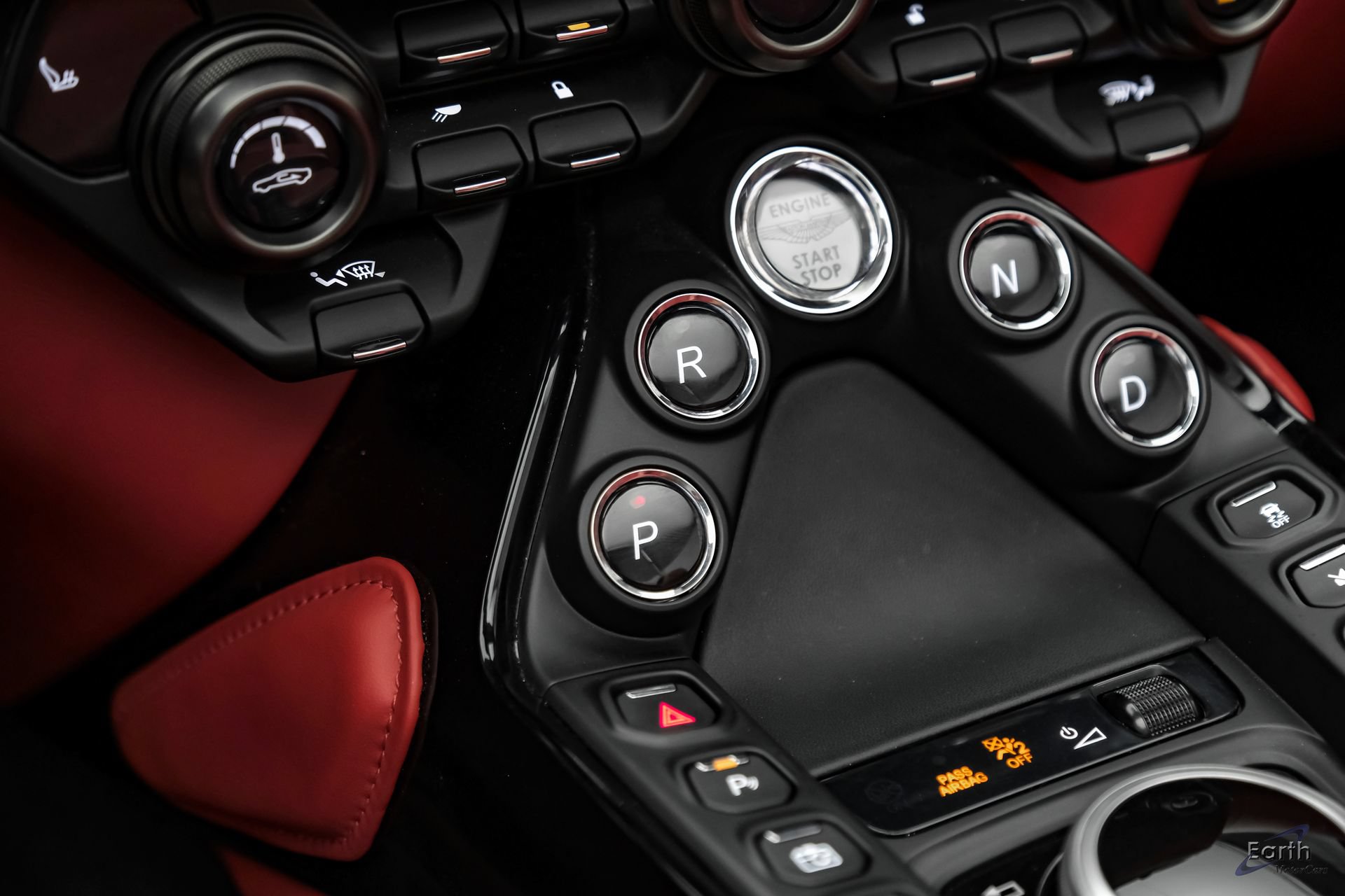 Used 2022 Aston Martin V8 Vantage Roadster RWD image 66