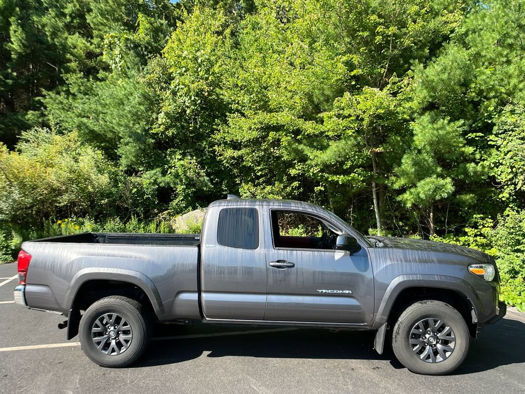 Certified 2022 Toyota Tacoma SR5 w/ SR5 Appearance Package (SM) AWD/4WD image 32