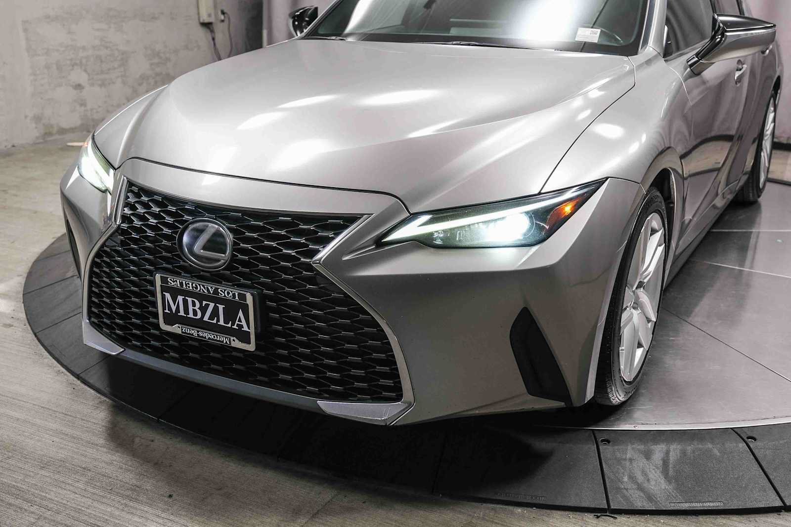 Used 2021 Lexus IS 300 w/ Accessory Package RWD image 11
