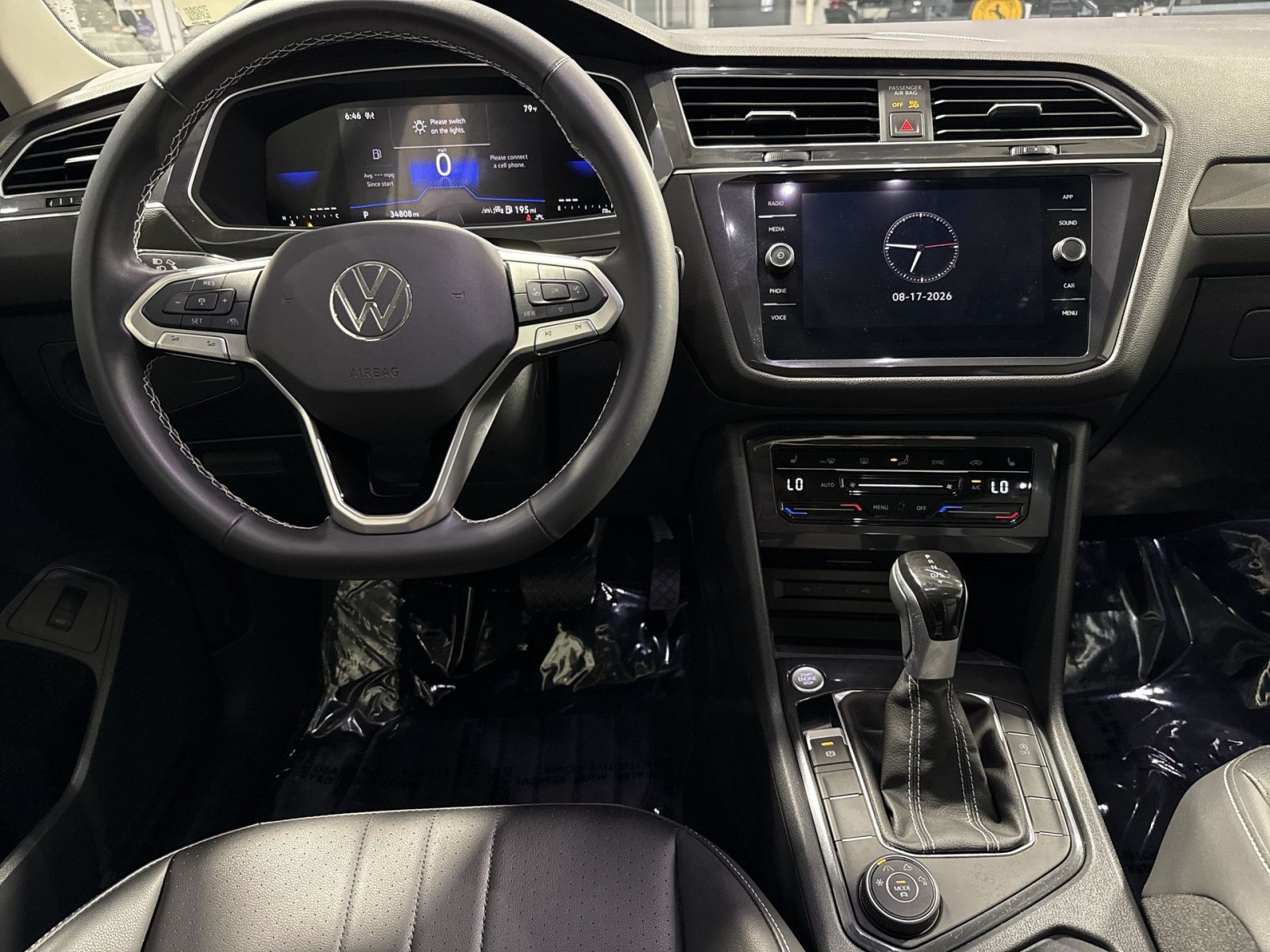 Used 2024 Volkswagen Tiguan SE w/ Panoramic Sunroof Package AWD/4WD image 25