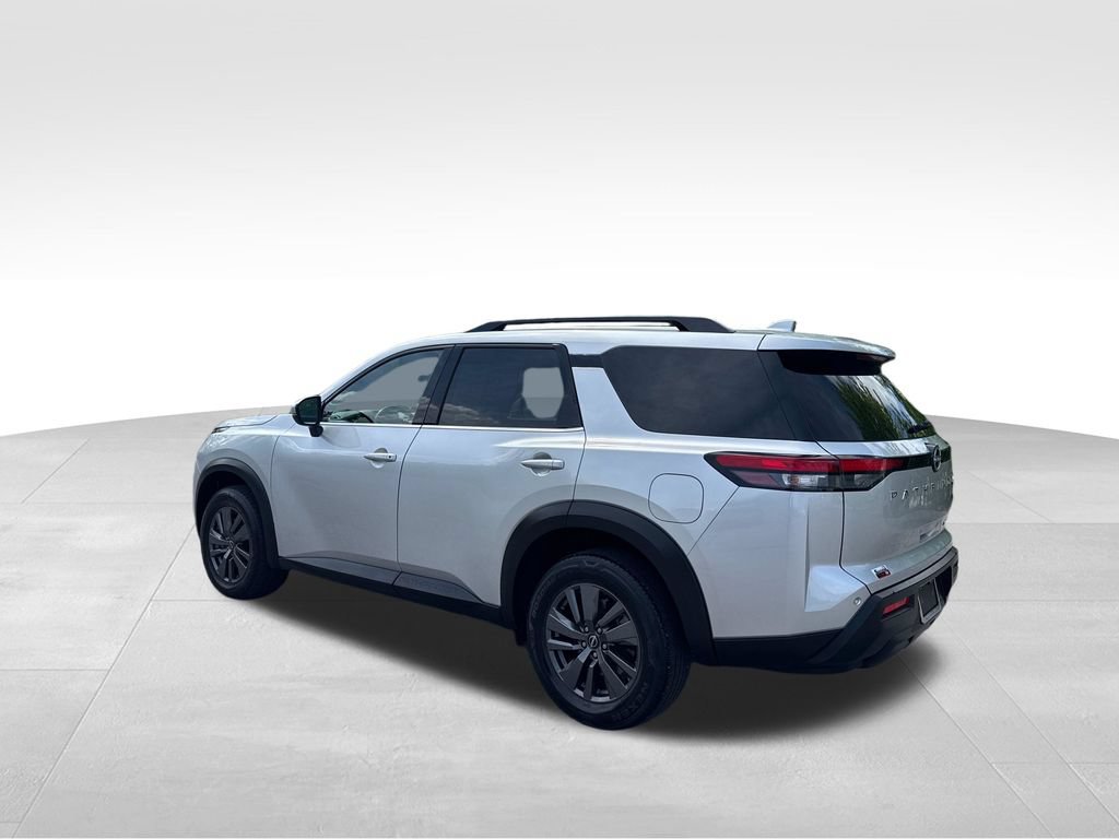 Used 2023 Nissan Pathfinder SV AWD/4WD image 6