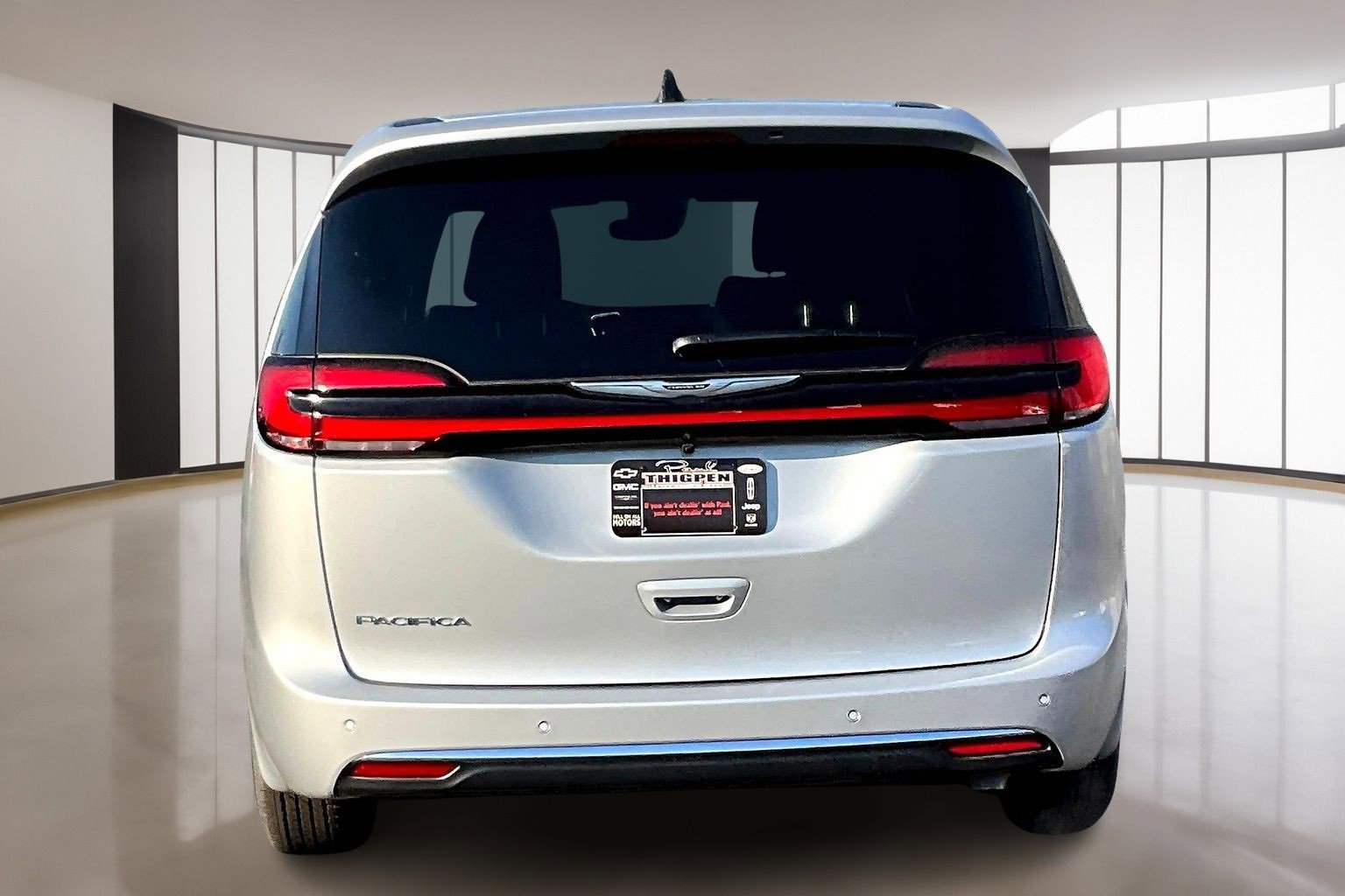 New 2026 Chrysler Pacifica Select image 4