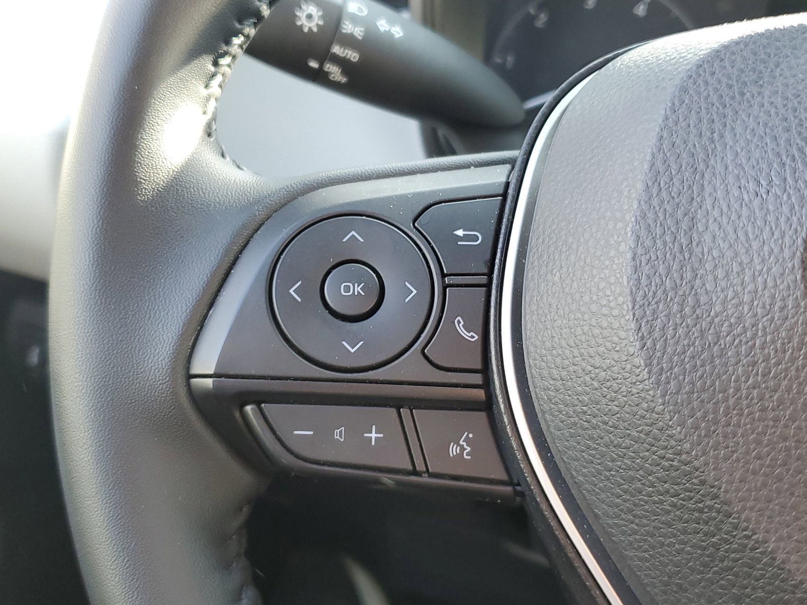 Certified 2025 Toyota Corolla SE w/ Convenience Package FWD image 22