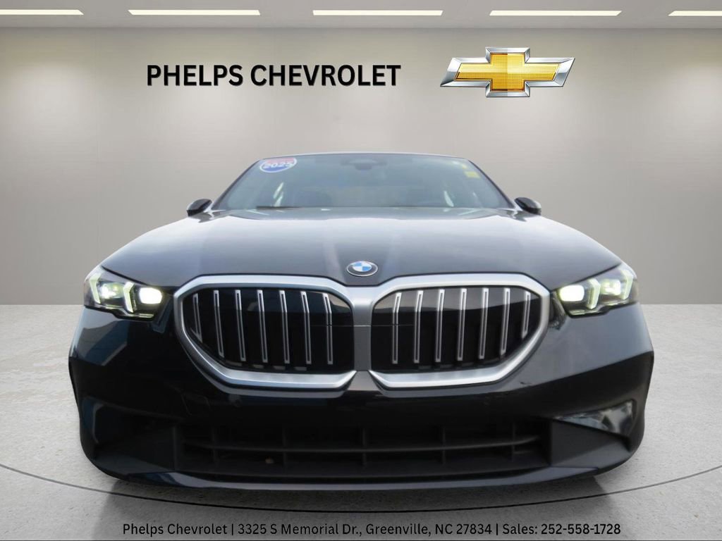 Used 2025 BMW 530i xDrive AWD/4WD image 3