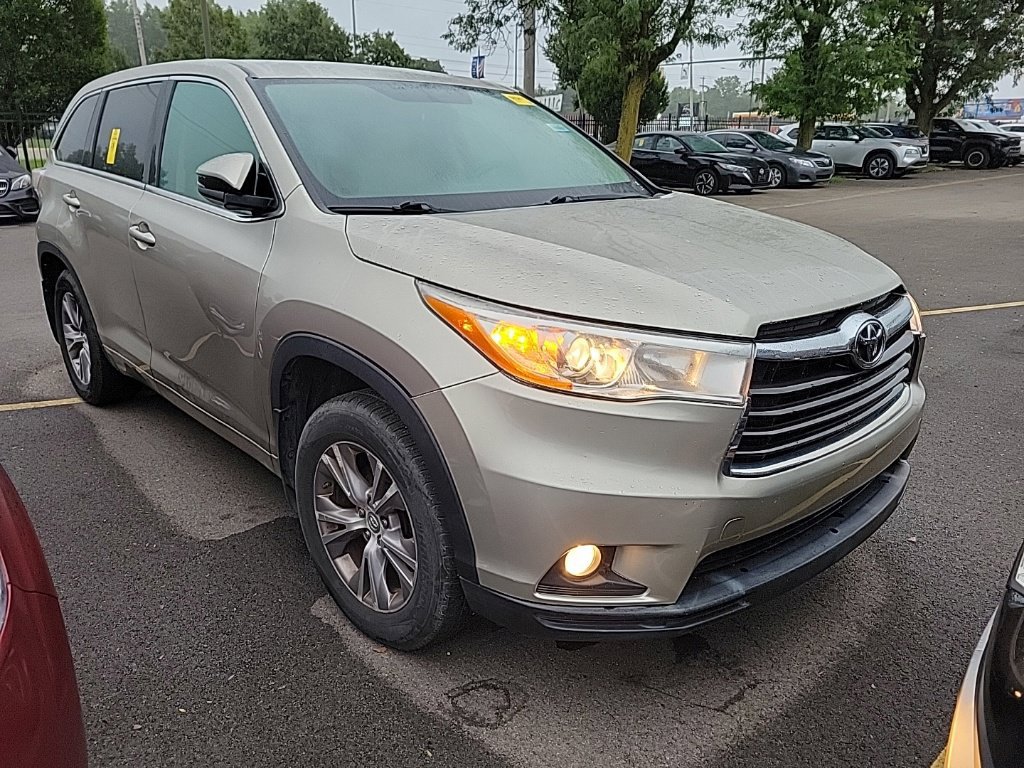 Used 2014 Toyota Highlander Plus AWD/4WD image 3