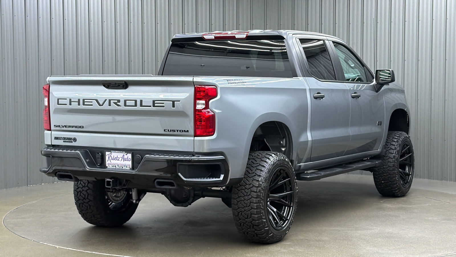 Used 2026 Chevrolet Silverado 1500 Custom Trail Boss w/ Dark Appearance Package AWD/4WD image 5