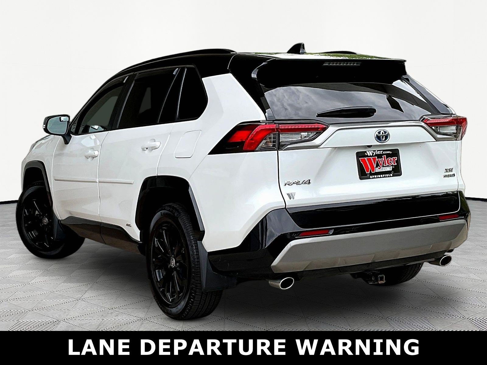 Used 2023 Toyota RAV4 XSE AWD/4WD image 4