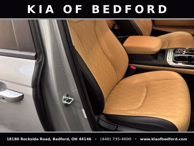 Certified 2024 Kia Carnival EX FWD image 26