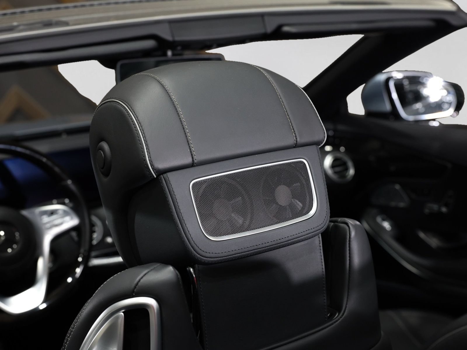 Used 2019 Mercedes-Benz S 560 Cabriolet w/ AMG Line Exterior image 24