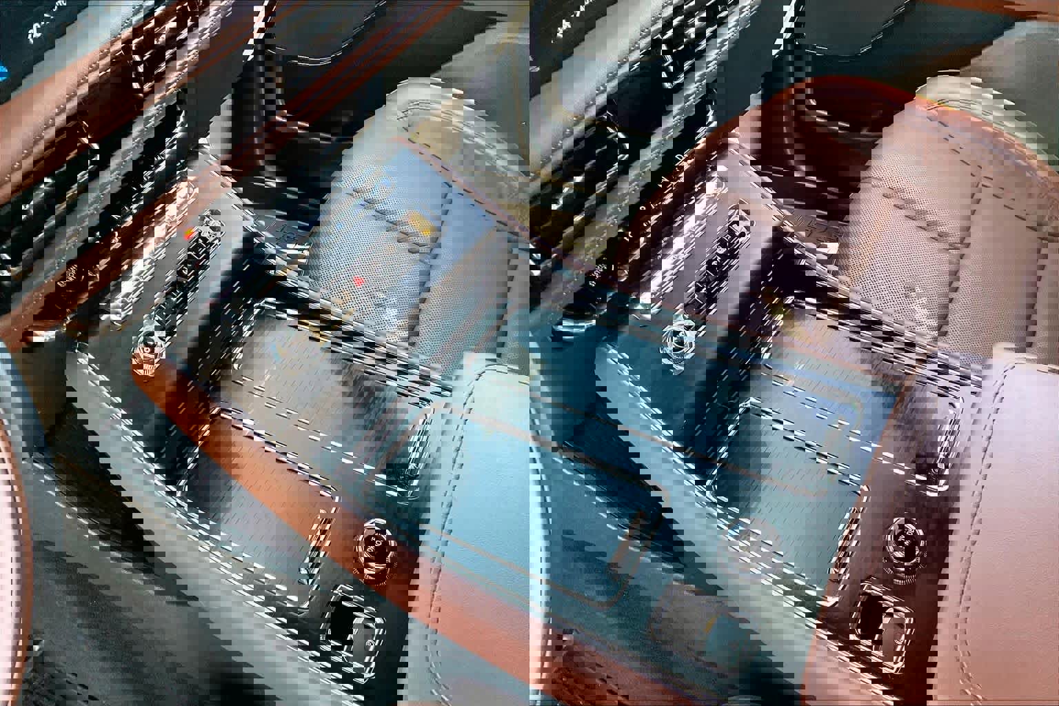 Used 2025 Lincoln Aviator Reserve image 17