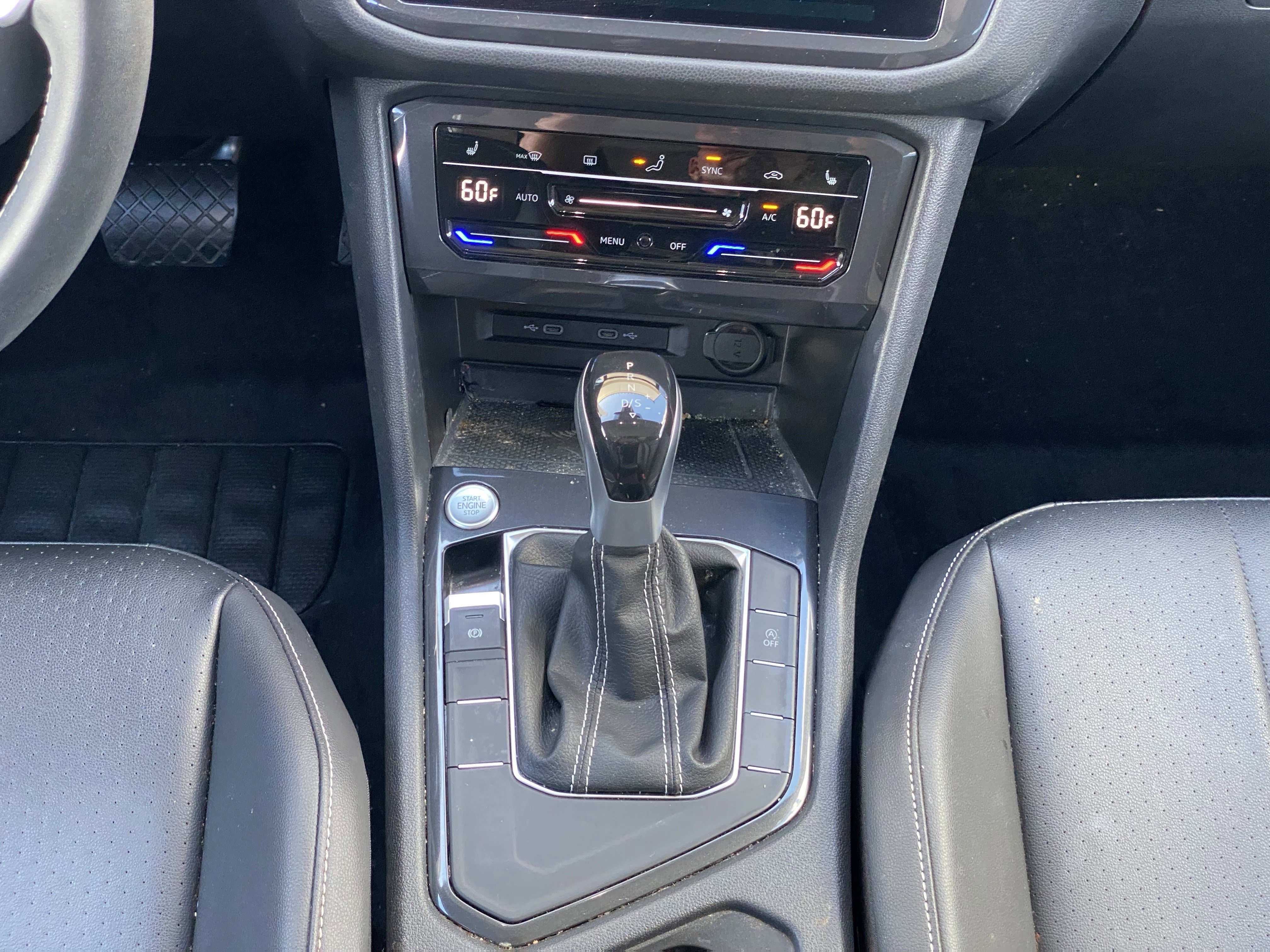 Used 2022 Volkswagen Tiguan SE w/ Panoramic Sunroof Package FWD image 8