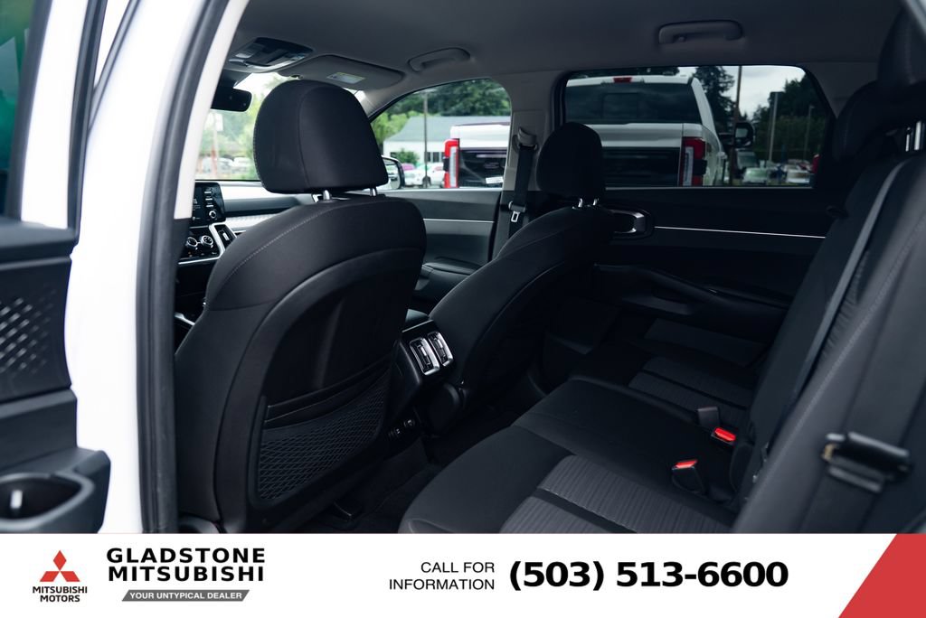 Used 2023 Kia Sorento LX AWD/4WD image 21