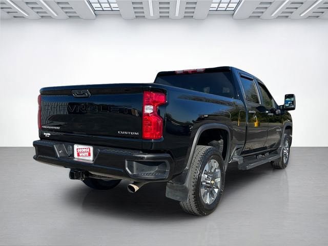 Used 2024 Chevrolet Silverado 2500 Custom w/ Custom Convenience Package image 4