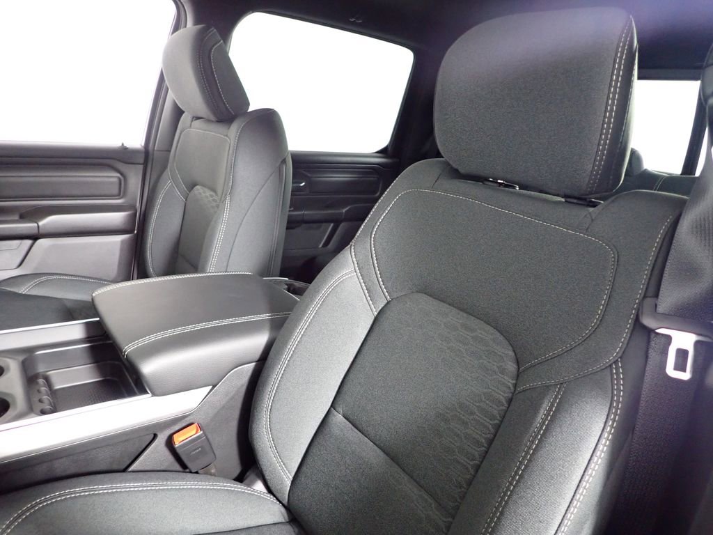 New 2026 RAM 1500 Express AWD/4WD image 22