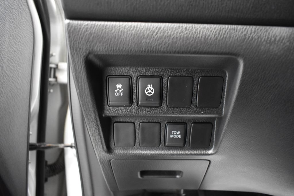 Used 2016 Nissan Pathfinder SV w/ SV Cold Weather Package AWD/4WD image 18