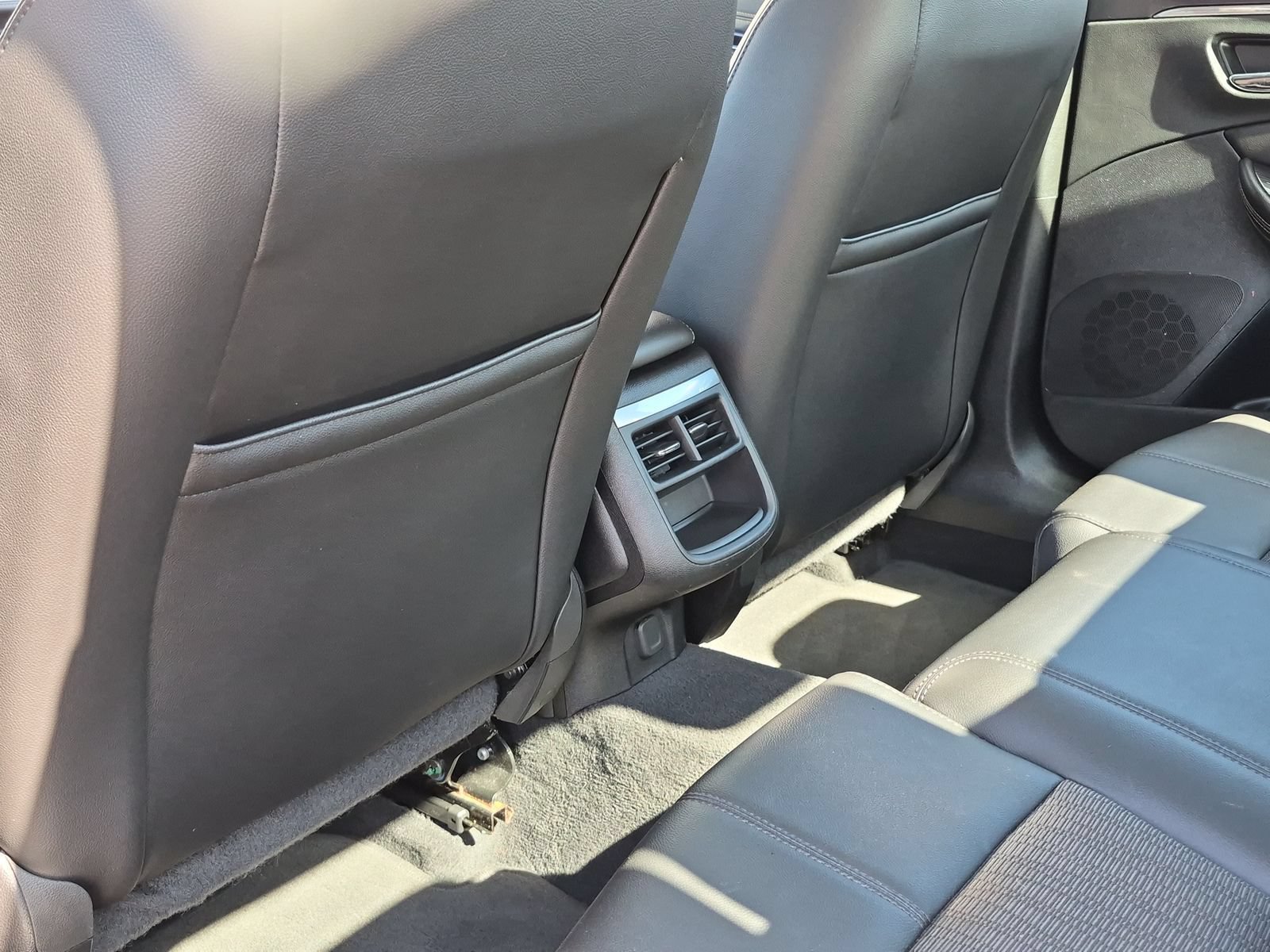 Used 2018 Chevrolet Impala LT FWD image 19