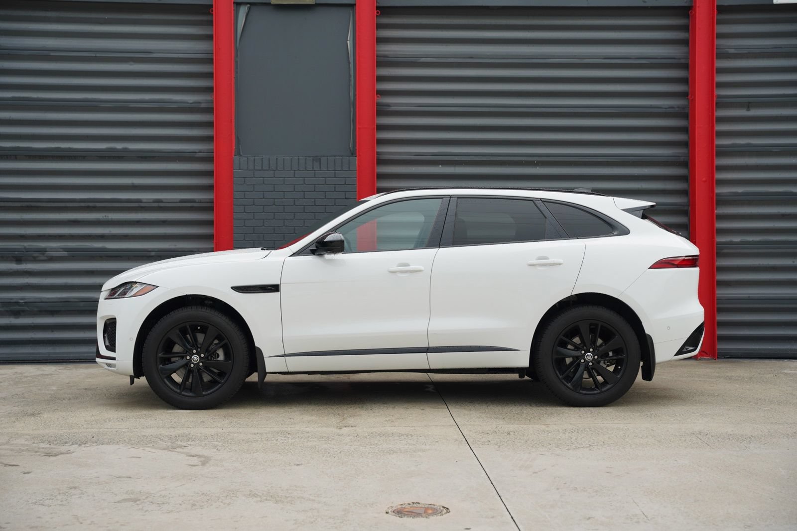 Used 2026 Jaguar F-PACE R-Dynamic S AWD/4WD image 9