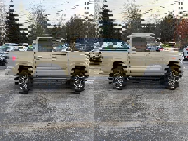 Used 2017 Toyota Tacoma Limited image 8