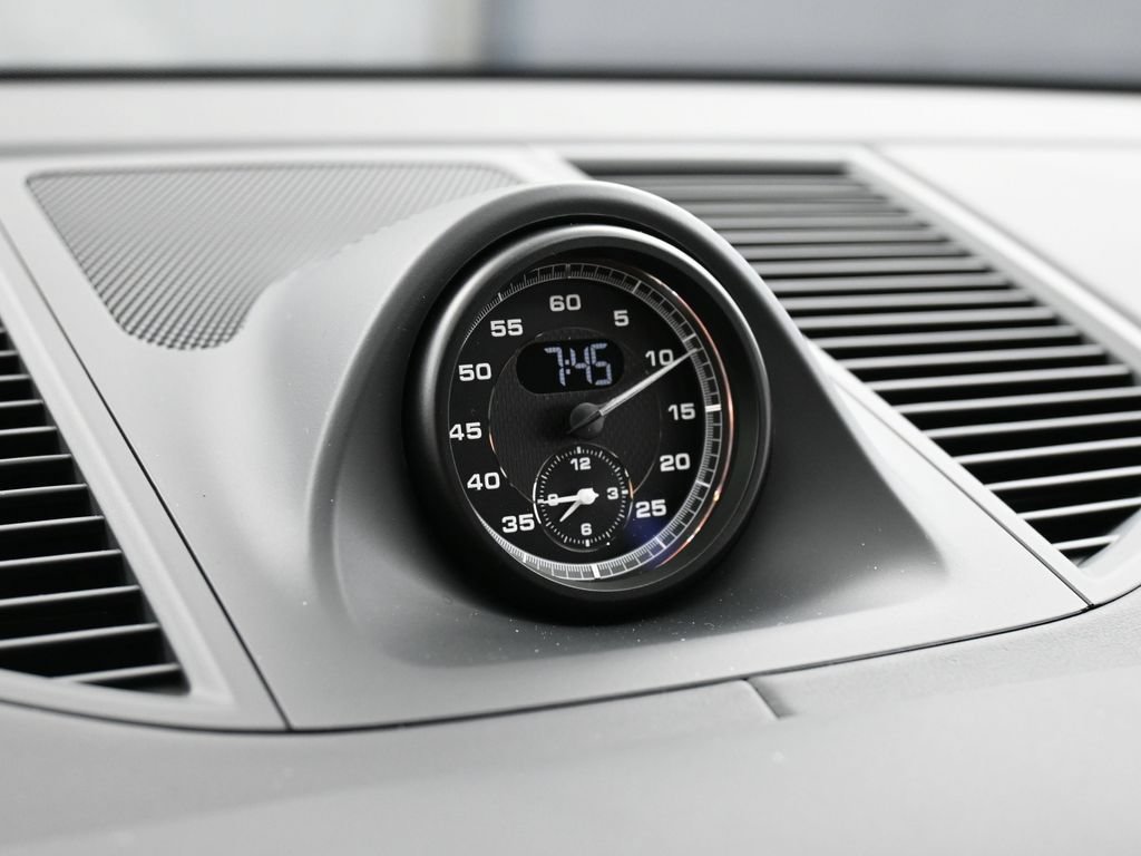 Certified 2026 Porsche Macan AWD/4WD image 20