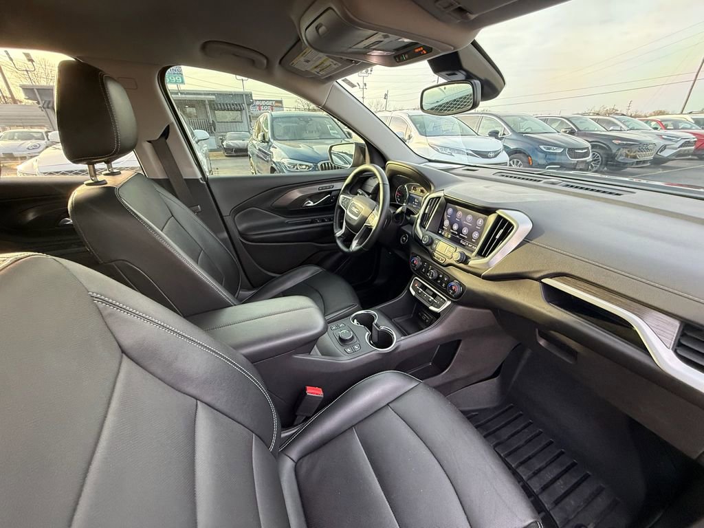 Used 2024 GMC Terrain SLT image 24