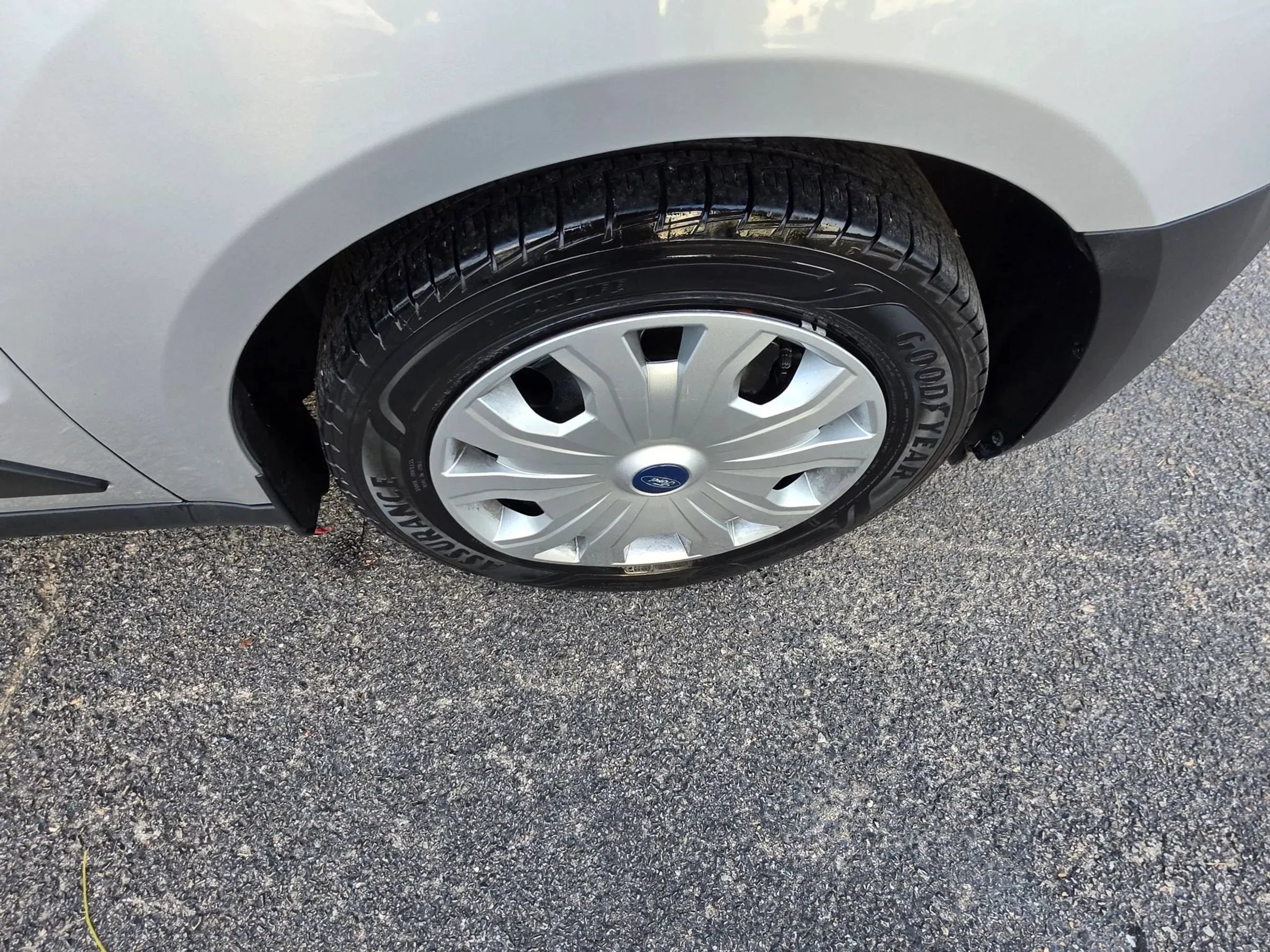 Used 2020 Ford Transit Connect XL FWD image 9