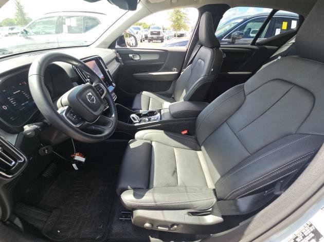 Used 2026 Volvo XC40 B5 Plus AWD/4WD image 9