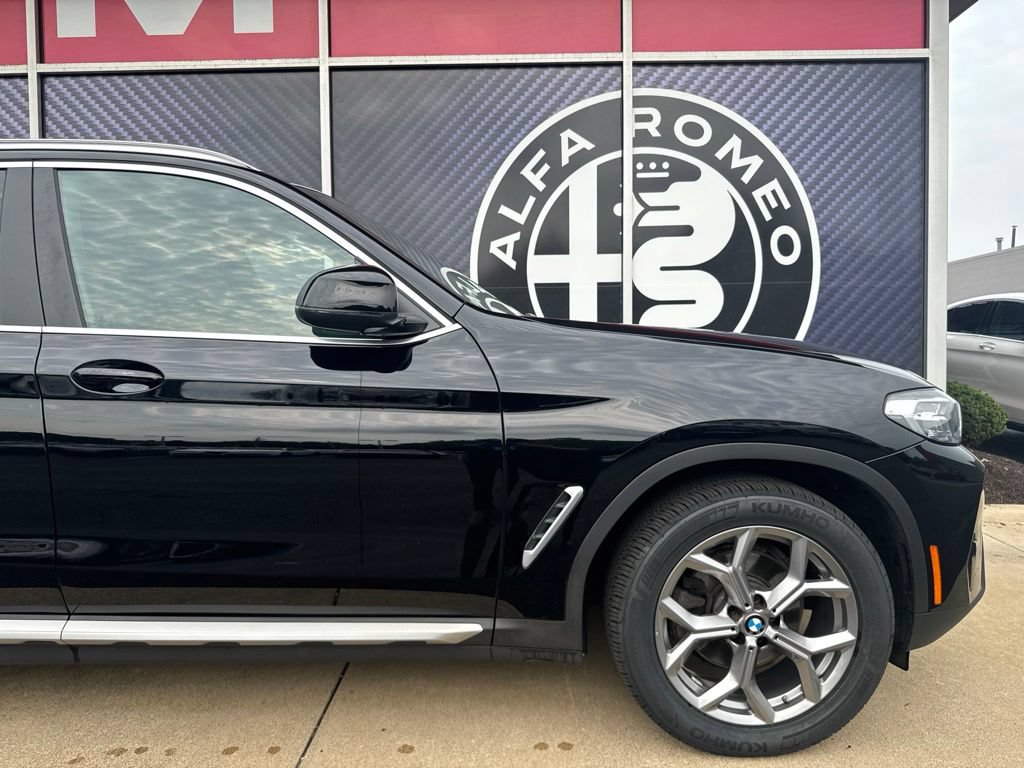 Used 2023 BMW X3 xDrive30i w/ Convenience Package AWD/4WD image 3