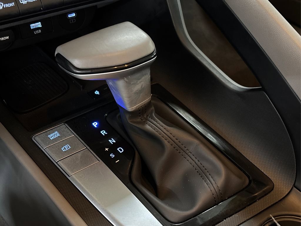 Certified 2025 Hyundai Elantra Sport image 22
