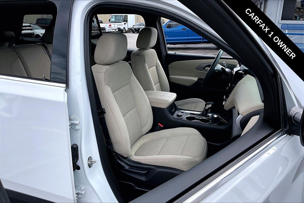Used 2022 Chevrolet Traverse LS FWD image 28