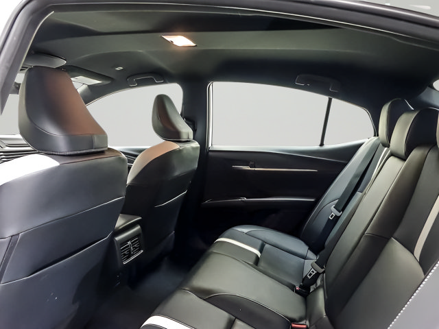Certified 2025 Toyota Camry SE FWD image 10