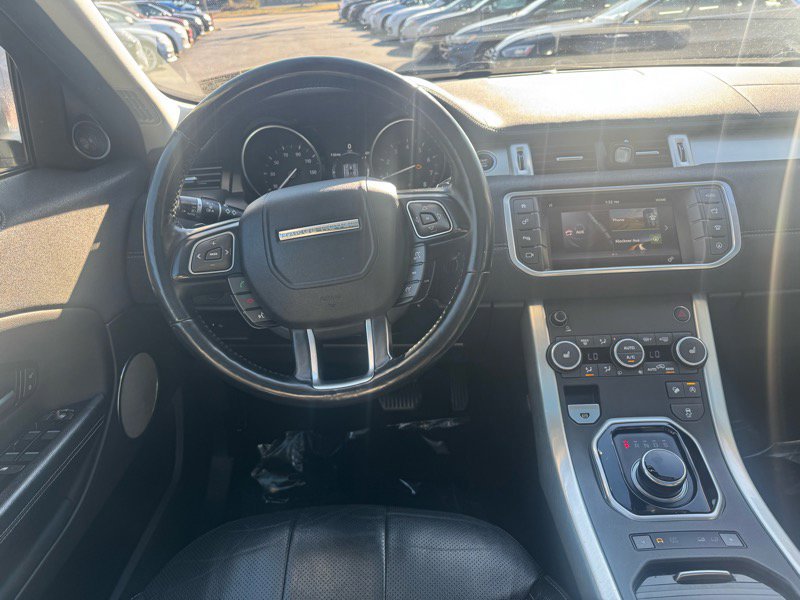 Used 2017 Land Rover Range Rover Evoque SE image 14