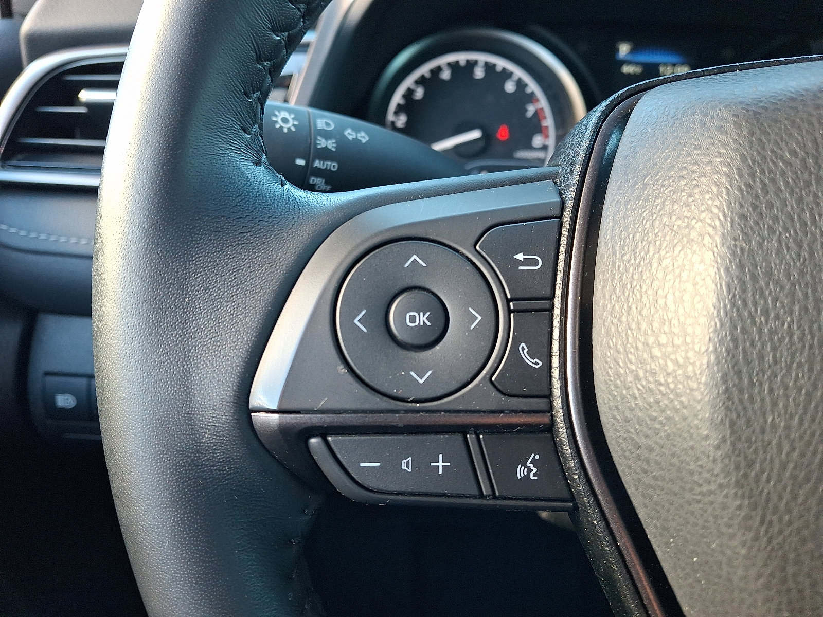 Used 2022 Toyota Camry SE image 21