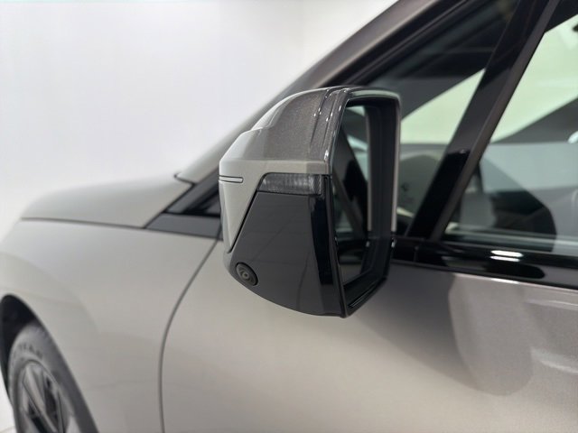 Used 2025 BMW iX xDrive50 w/ Premium Package image 9