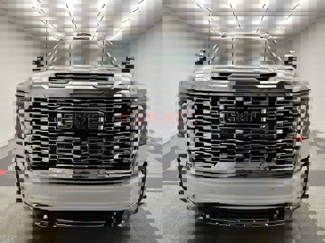 New 2026 GMC Sierra 3500 Denali w/ Denali Reserve Package image 2