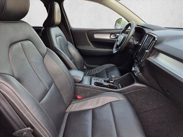Used 2019 Volvo XC40 T5 Momentum AWD/4WD image 19