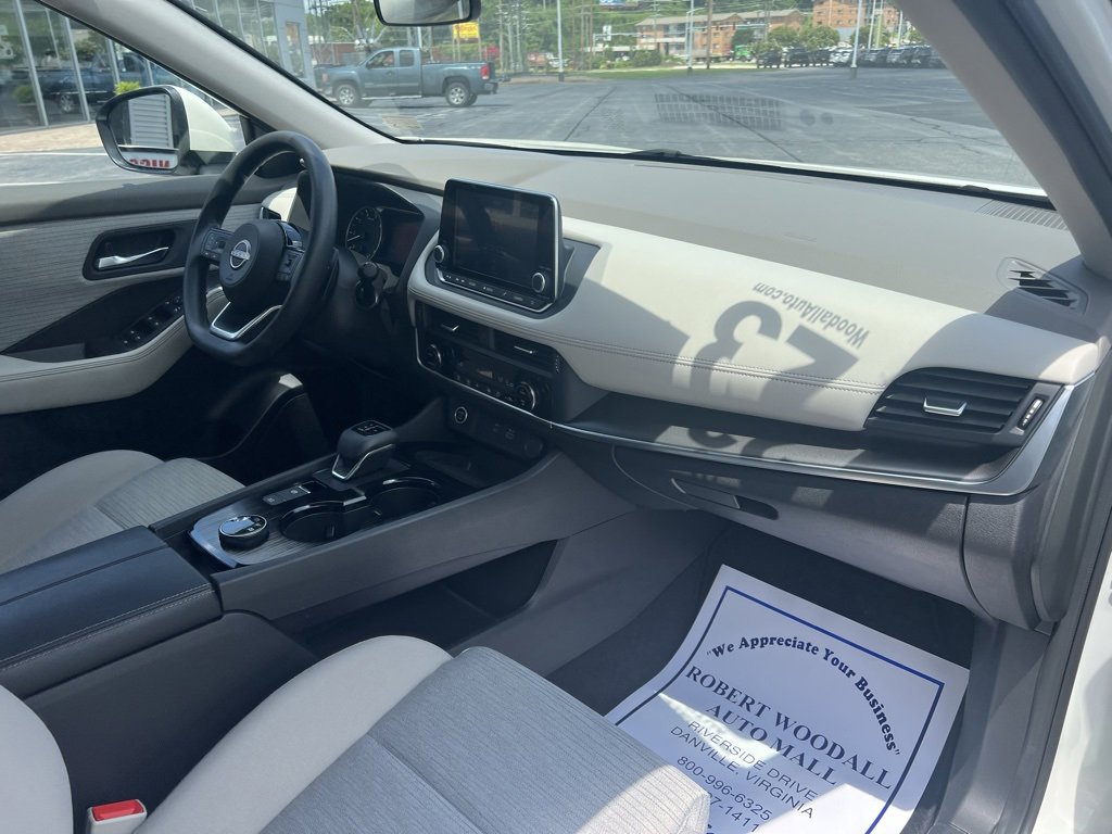 Used 2023 Nissan Rogue SV image 10