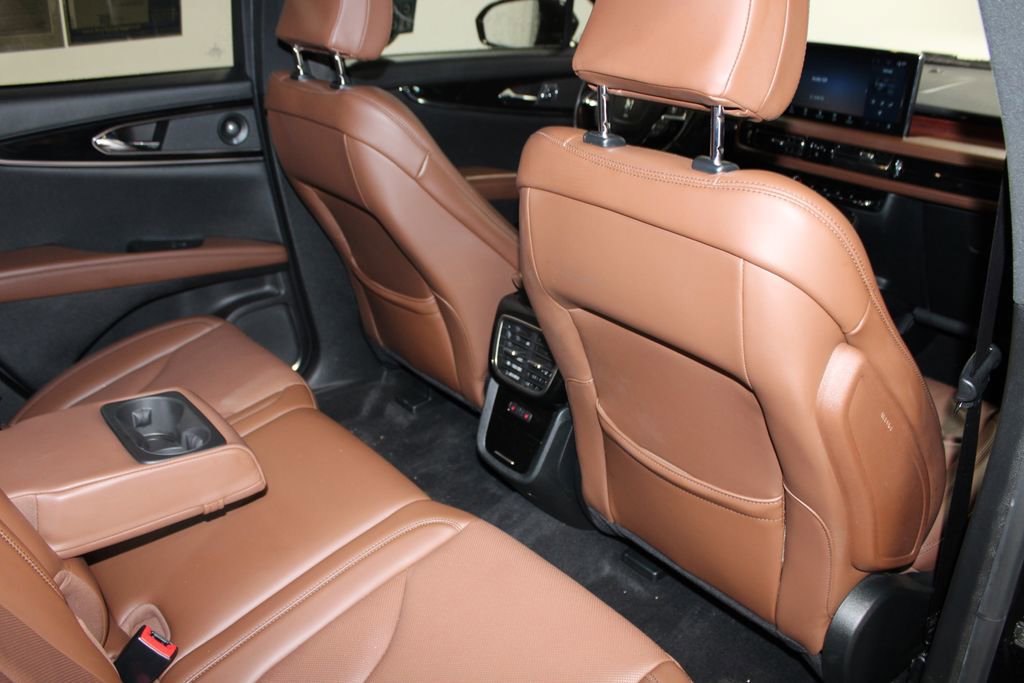 Used 2022 Lincoln Nautilus Reserve w/ Monochromatic Package image 34