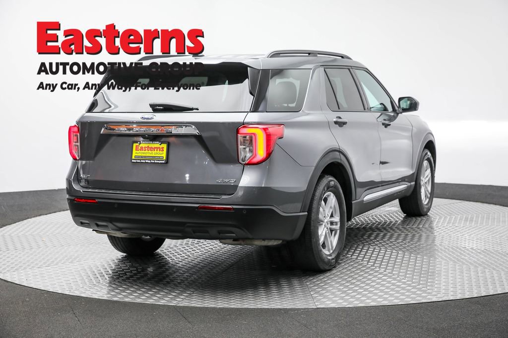 Used 2022 Ford Explorer XLT image 5