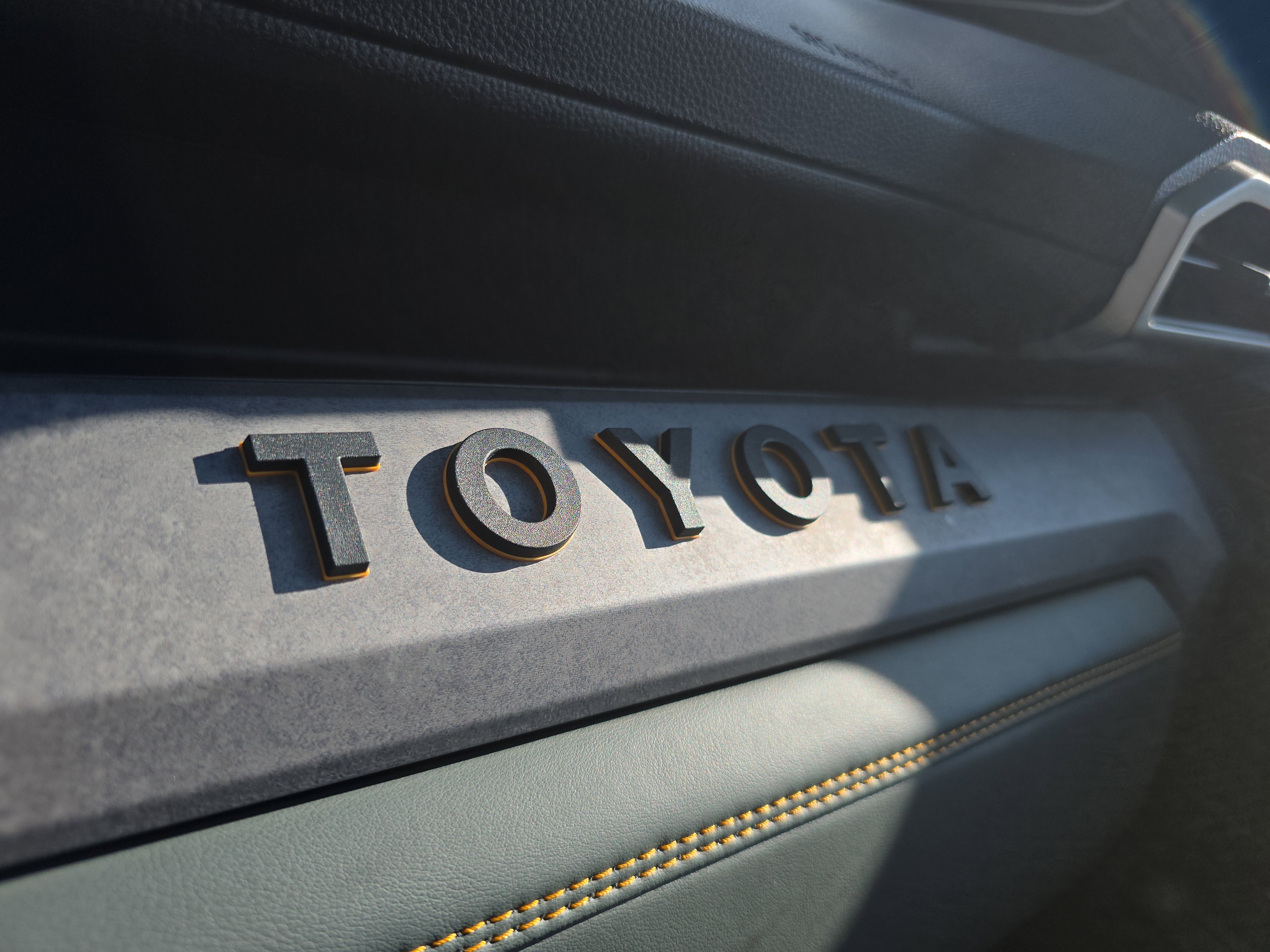 Used 2025 Toyota Tacoma Trailhunter image 39