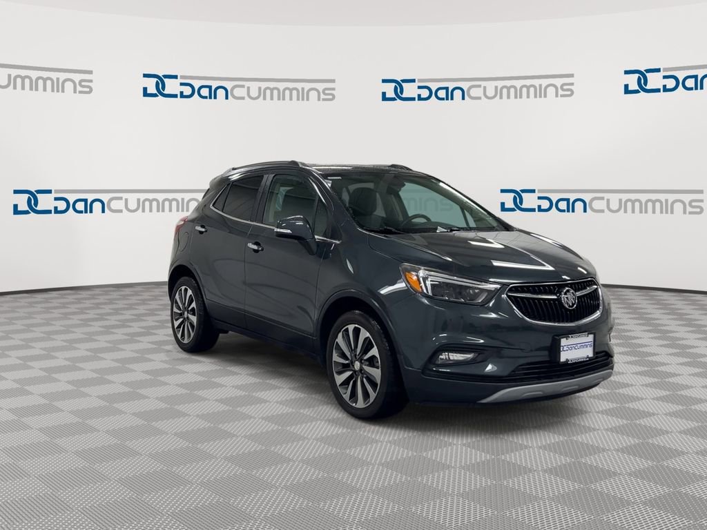 Used 2018 Buick Encore Essence image 2