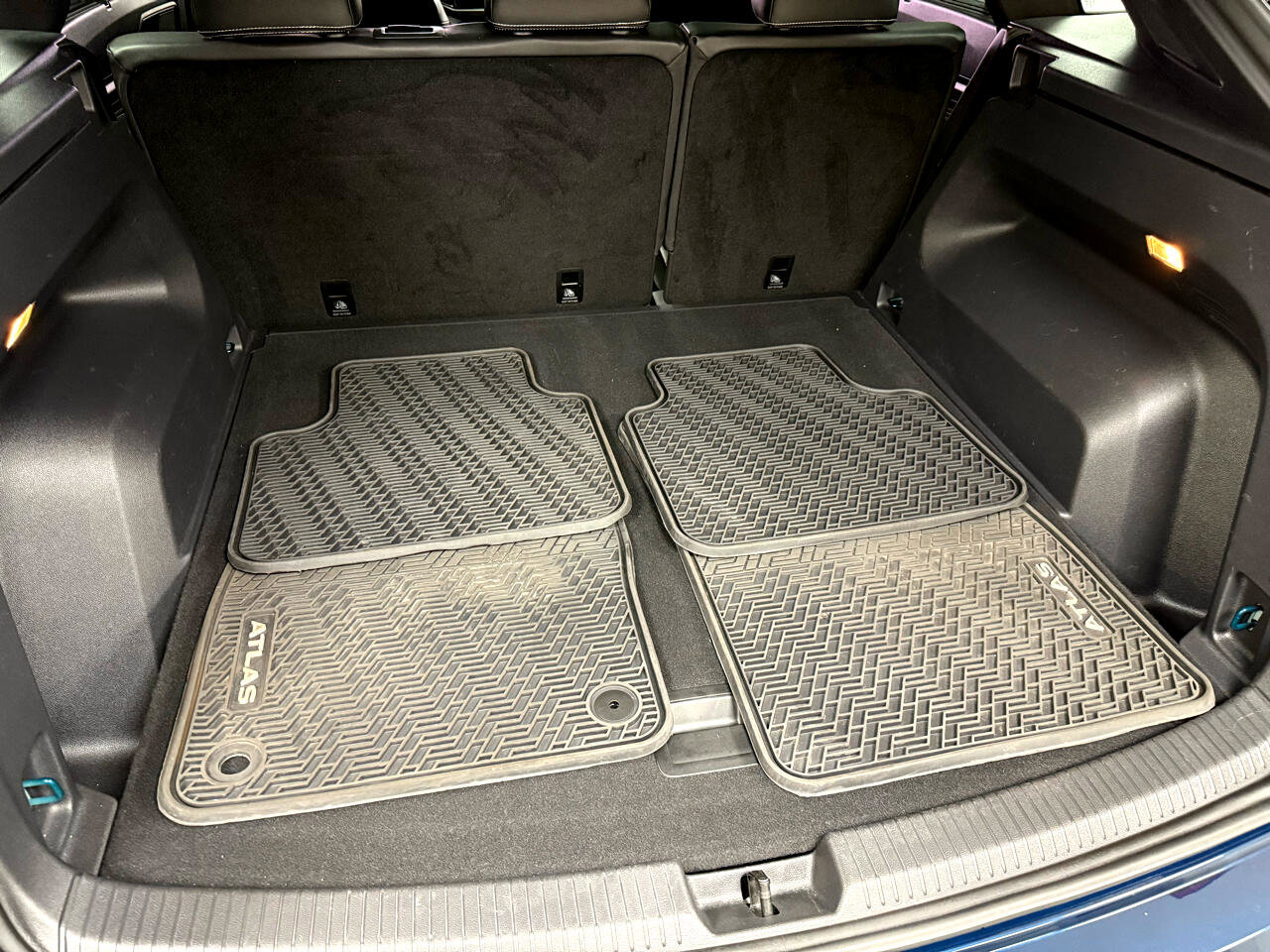 Used 2021 Volkswagen Atlas Cross Sport SEL Premium image 36