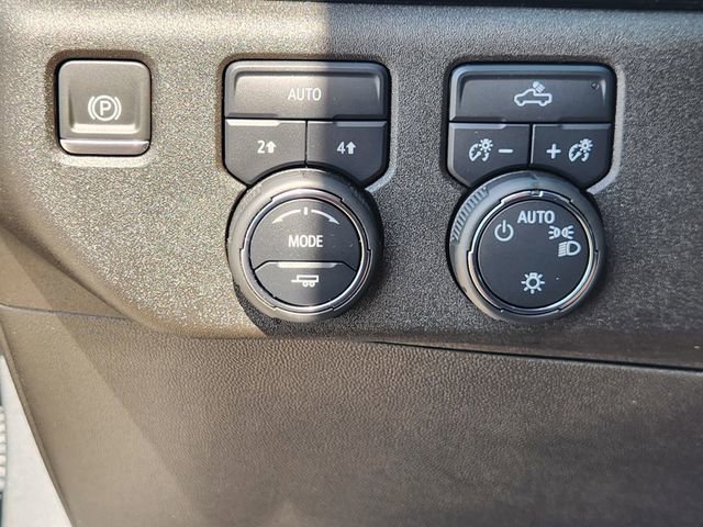 Used 2023 Chevrolet Silverado 1500 LT AWD/4WD image 21