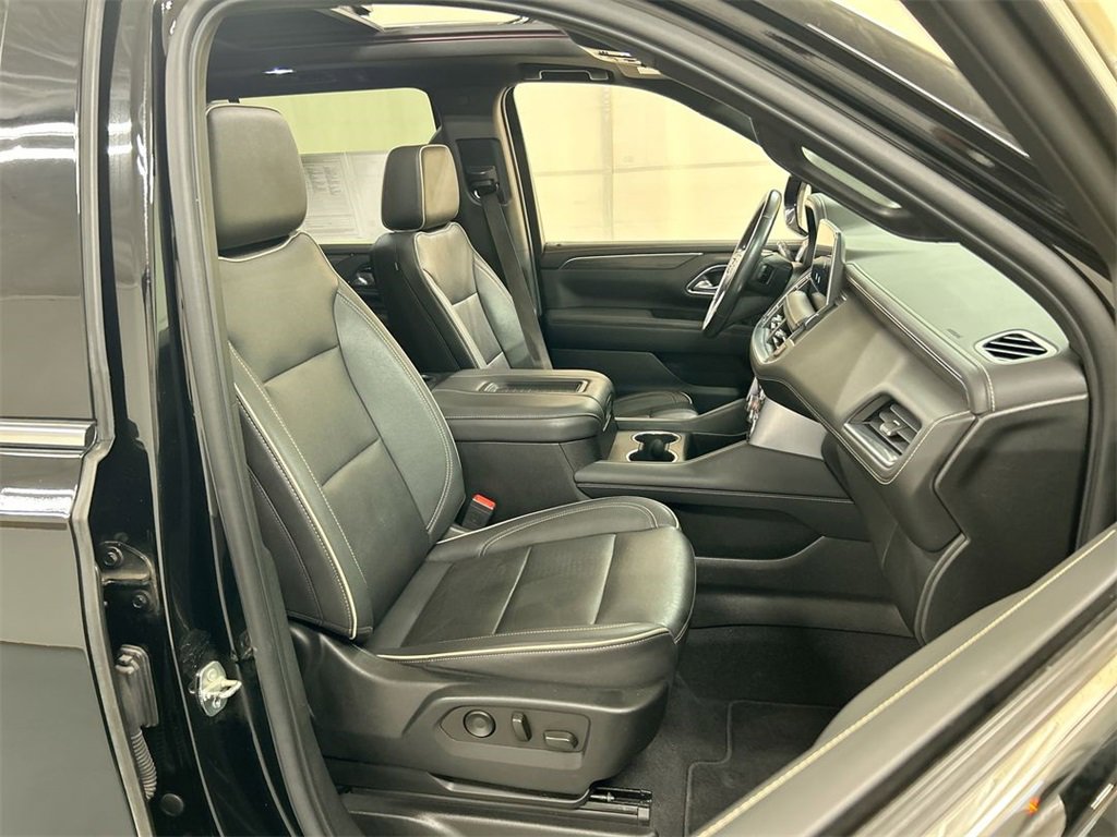 Used 2022 GMC Yukon SLT w/ SLT Premium Package image 24