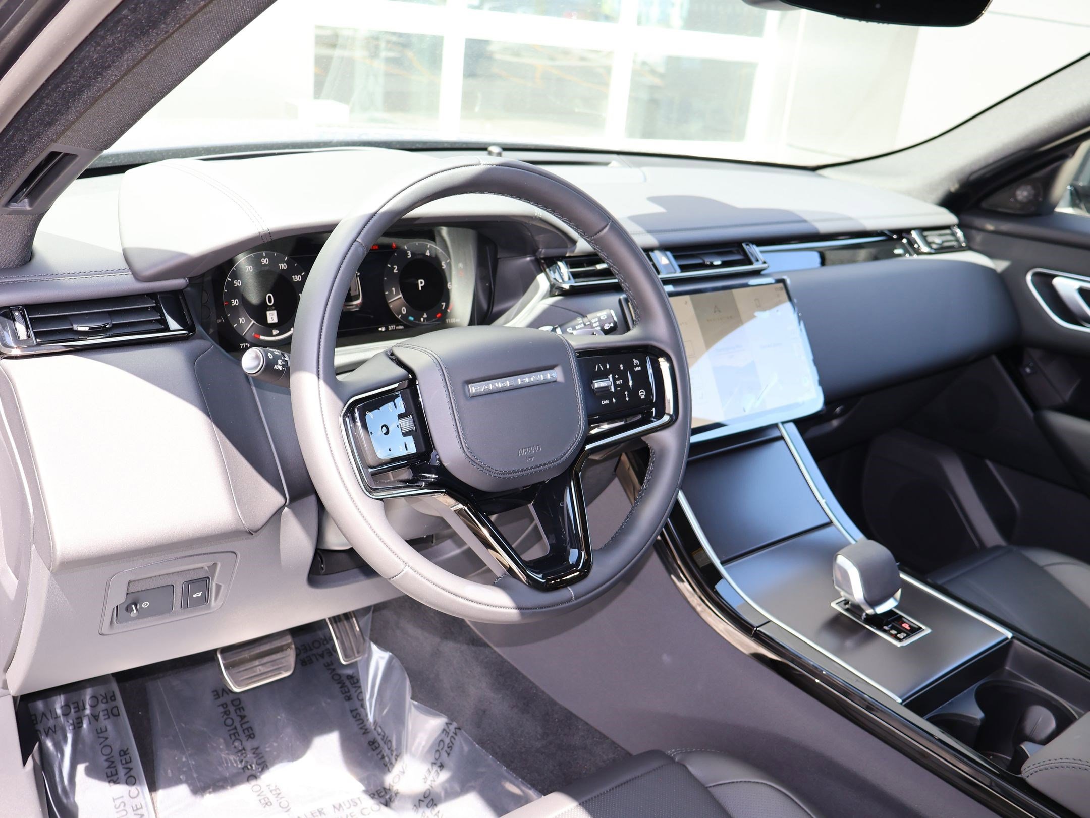 New 2026 Land Rover Range Rover Velar Dynamic SE AWD/4WD image 12