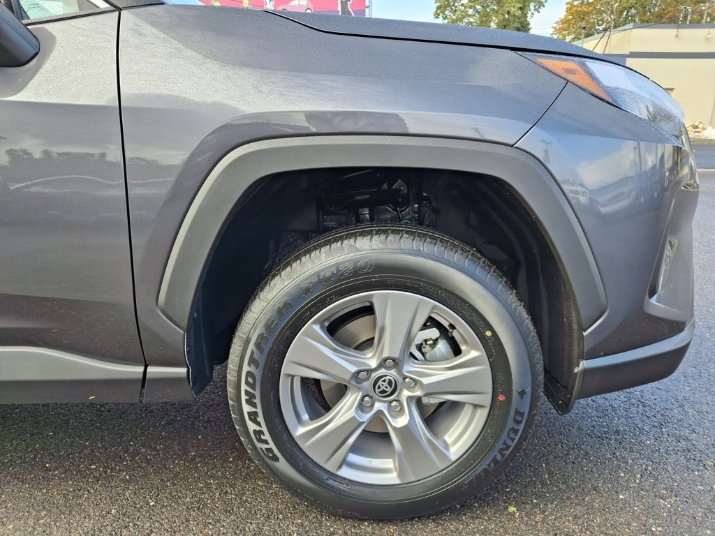 Used 2025 Toyota RAV4 XLE image 11